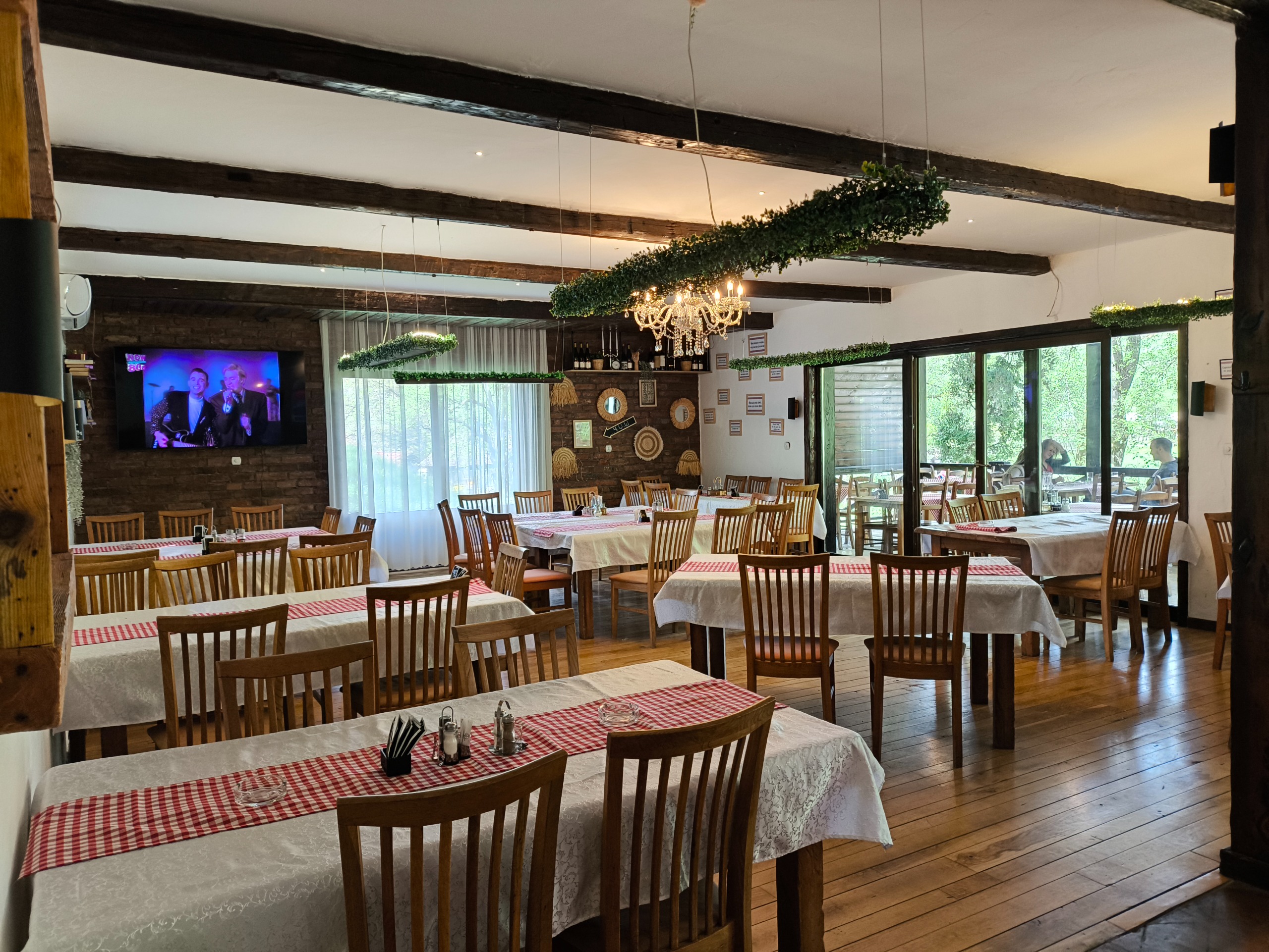 Izdajem - Lokal Tršić, Loznica - slika 1